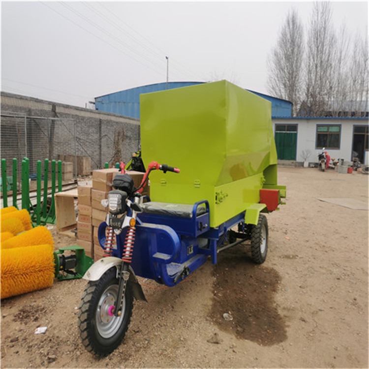 省人力养殖用电动抛料车 双出料口小型撒料车 自动投料机