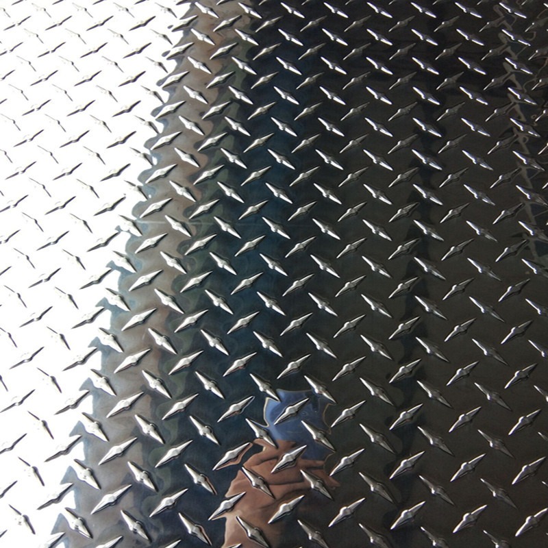 乾宏旺  2014花纹铝板  2014铝材 可进行热处理强化  有挤压效应 防腐防锈 美观防滑
