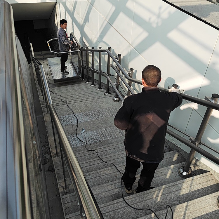 轮椅斜坡升降设备 斜挂式电梯 斜挂轨道电梯汕尾市安装生产